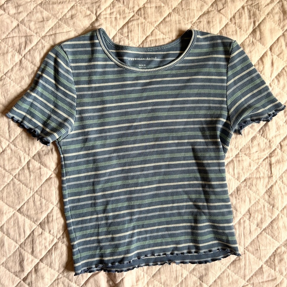 American Eagle lettuce trim crop top
